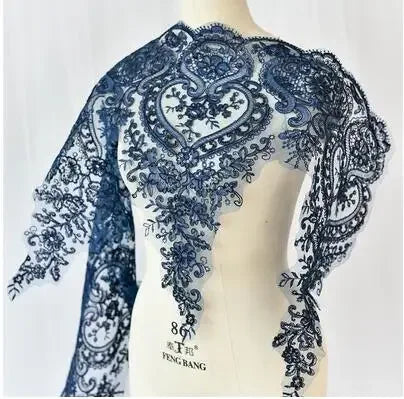 étole élégante broderie fine motifs floraux géométriques polyester translucide rose pâle bleu clair vert