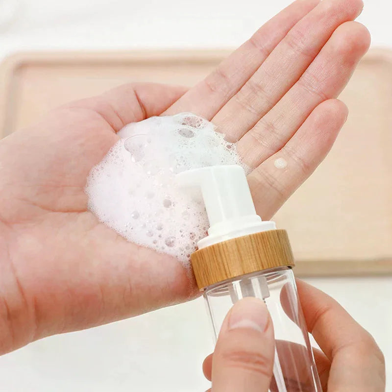bouteille mousseuse transparente pompe moderne nettoyant visage rechargeable 150ml minimaliste