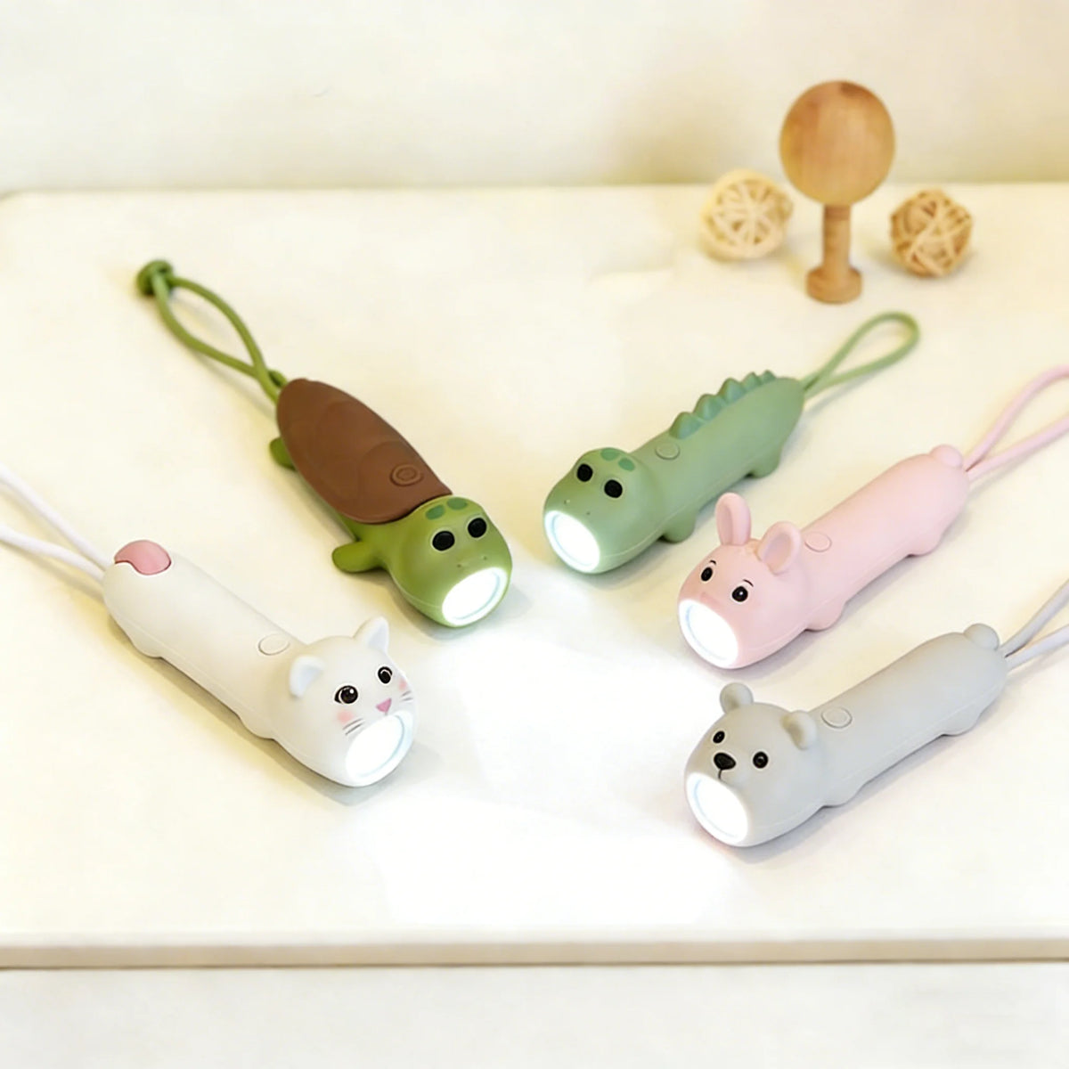 lampe torche rechargeable usb animée verte blanche rose grise lézard lapin tortue enfantine portableextérieur