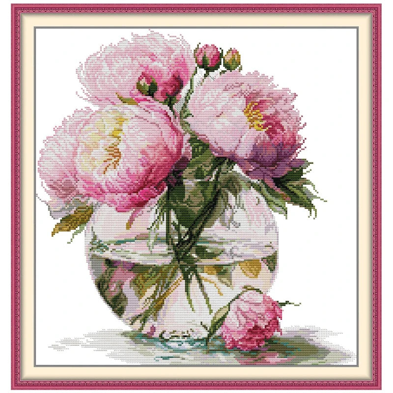 broderie diagramme fleurs pivoines rose blanc vase transparent feuilles coton fils croix artisanal