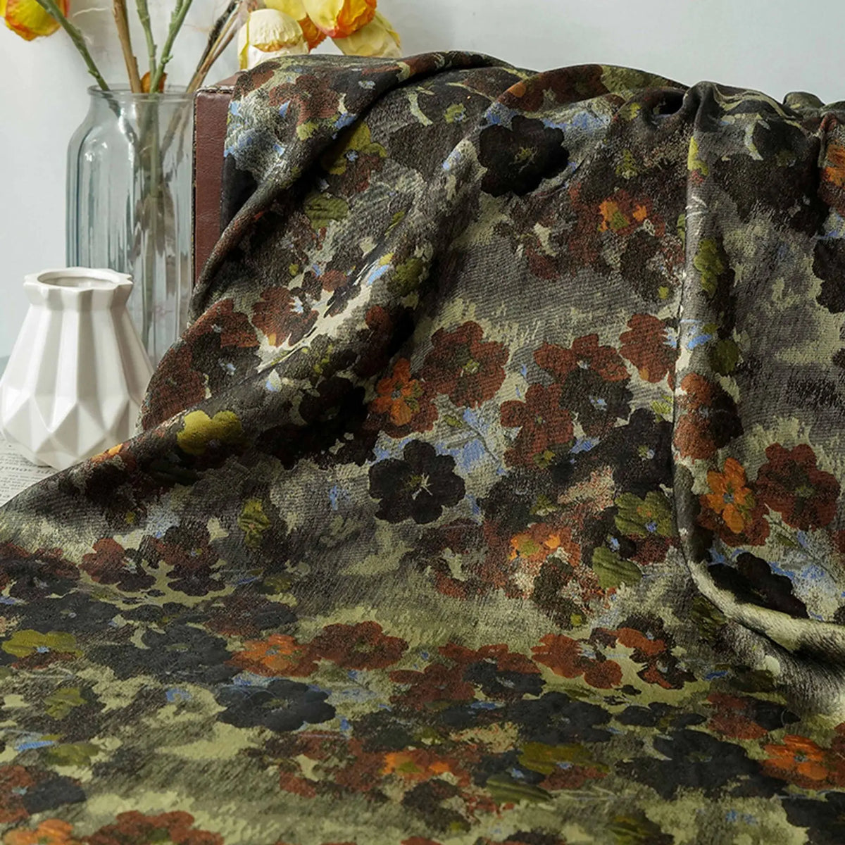 tissu imprimé fleurs vert marron bleu noir moderne polyester largeur 145cm respectueux environnement