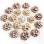 décoration intérieure artificielle roses soie détaillées blanc beige rose pâle noir opaques
