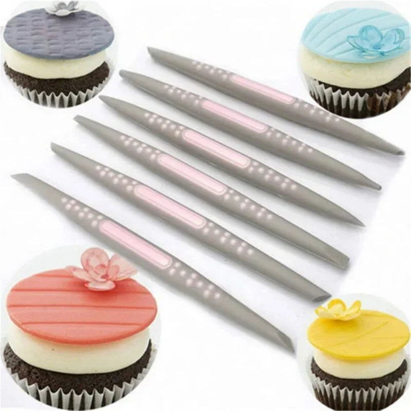 outils décoration pâtisserie ensemble pointes souples fondants cupcakes gâteaux fleurs motifs texturés moderne