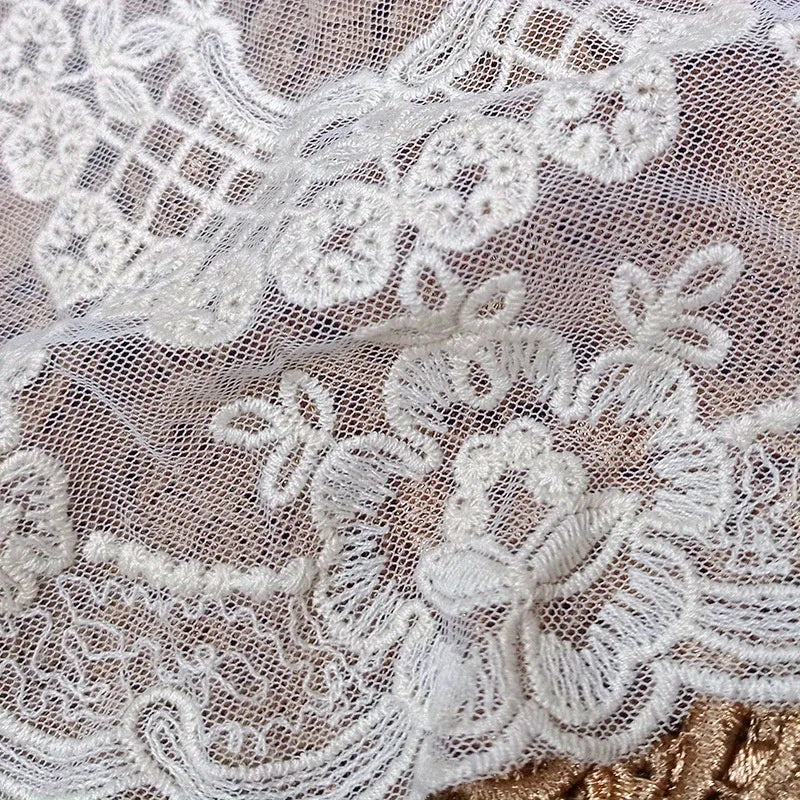 serviettes table blanc dentelle florale classique opaques polyester coton usage quotidien festive