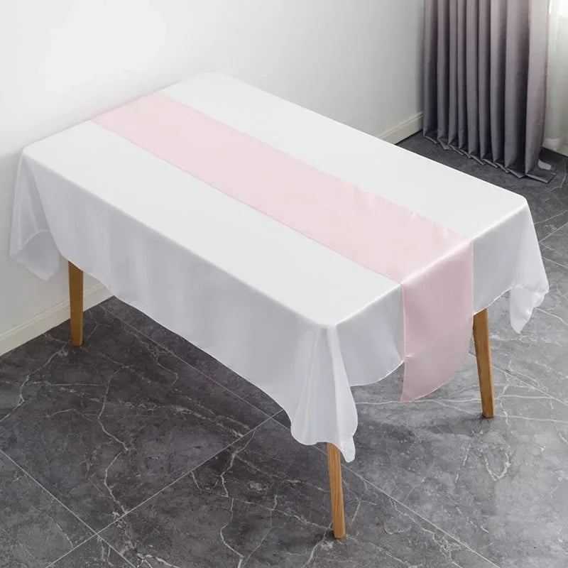 table chemin table uni moderne rouge blanc jaune doré bleu roi beigeclair opacité saisonmariages