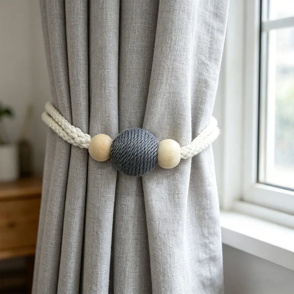 rideau moderne boule aimantée gris beige texture tissée opaque attachement magnétique