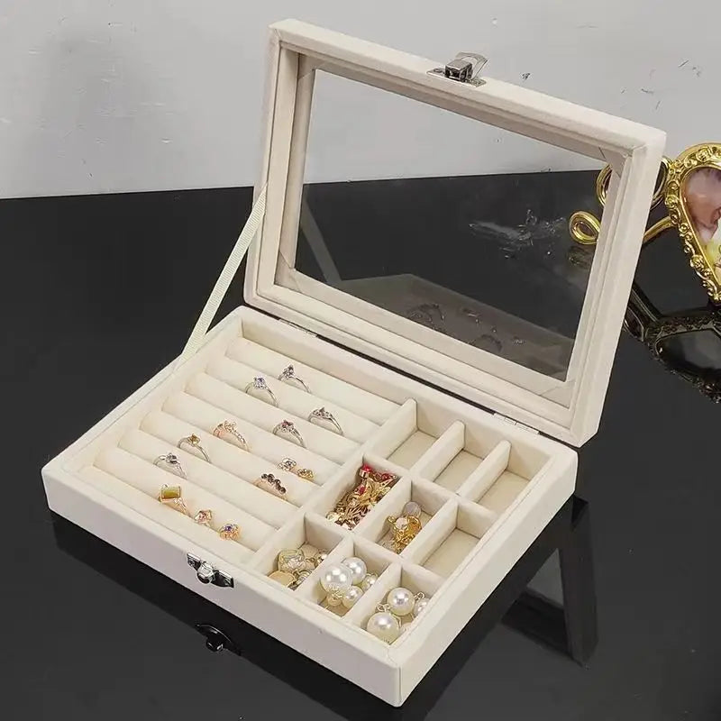boîte bijoux velours gris clair moderne plaques velours rangement colliers bagues boucles d'oreilles cadenas