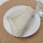 serviettes cocktail blanc classique bordure brodée réutilisables table restaurant 15x15cm pack 6pcs