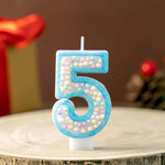 bougies anniversaire numéraires chiffres bleu pastel multicolores décoration gâteau enfant brillantes support blanc