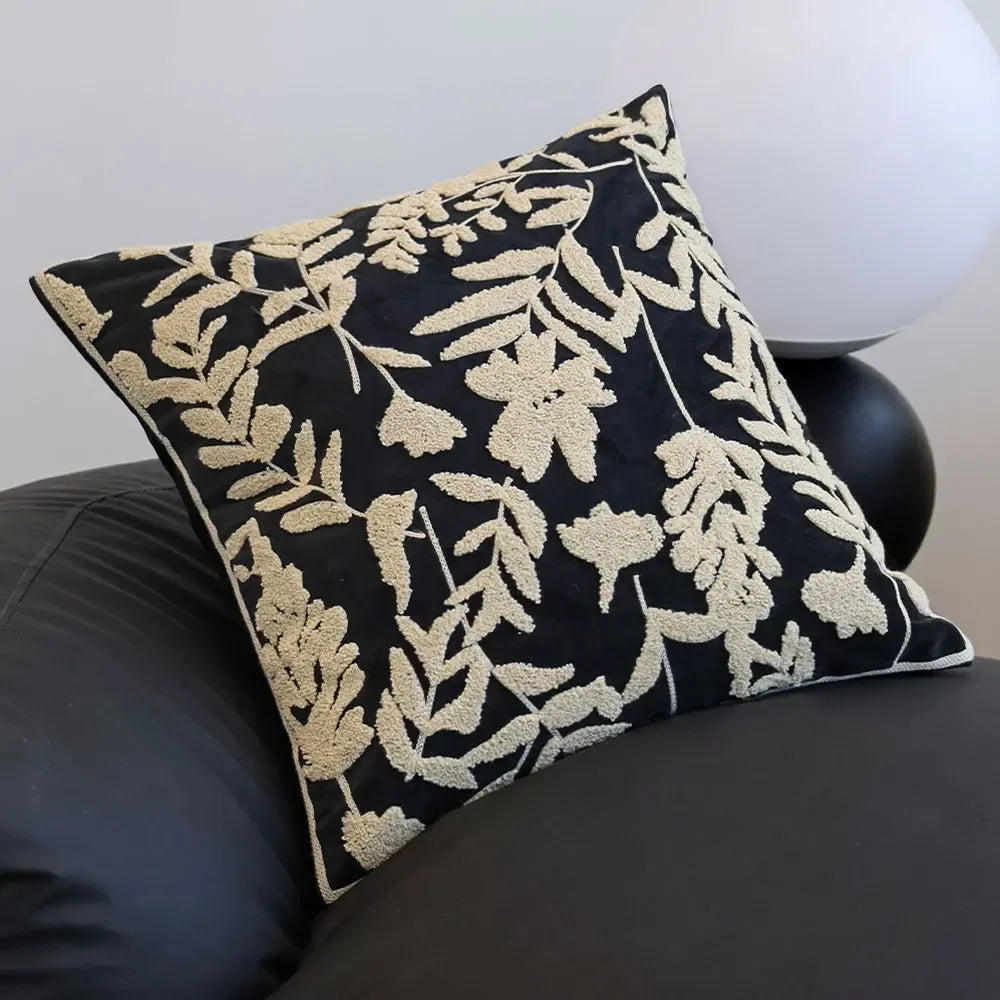 housse coussin carré brodé motif feuilles vertes tissu velours nordique décoration maison sofa living