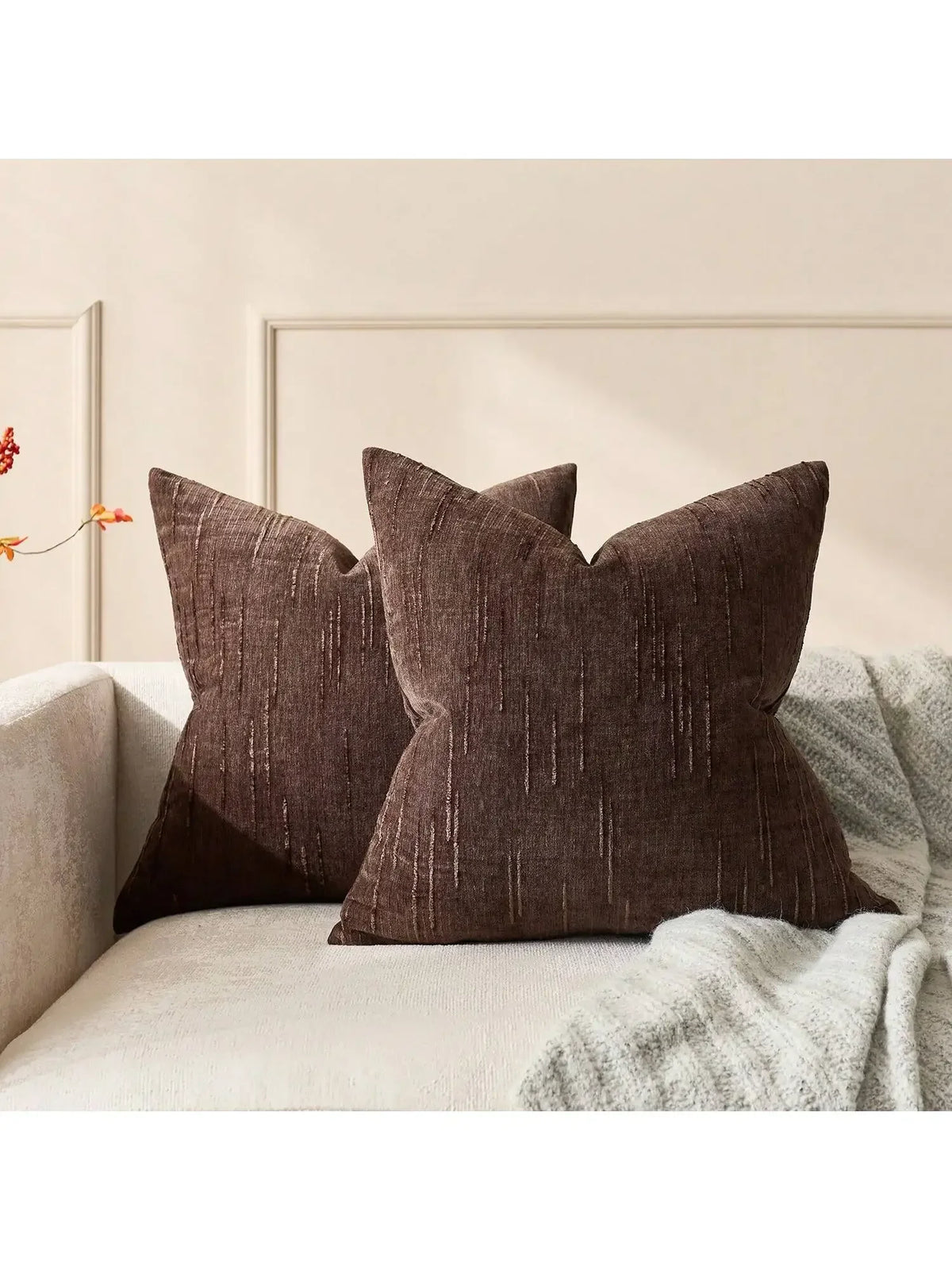 coussin decoratif moderne minimaliste 45x45cm texture striee couleur beige jaune blanc cassé