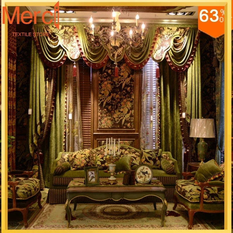rideaux fleuris opaque classique tringle velours vert foncé marron foncé chambre hôtelDecorationIntérieureRicherOrnée