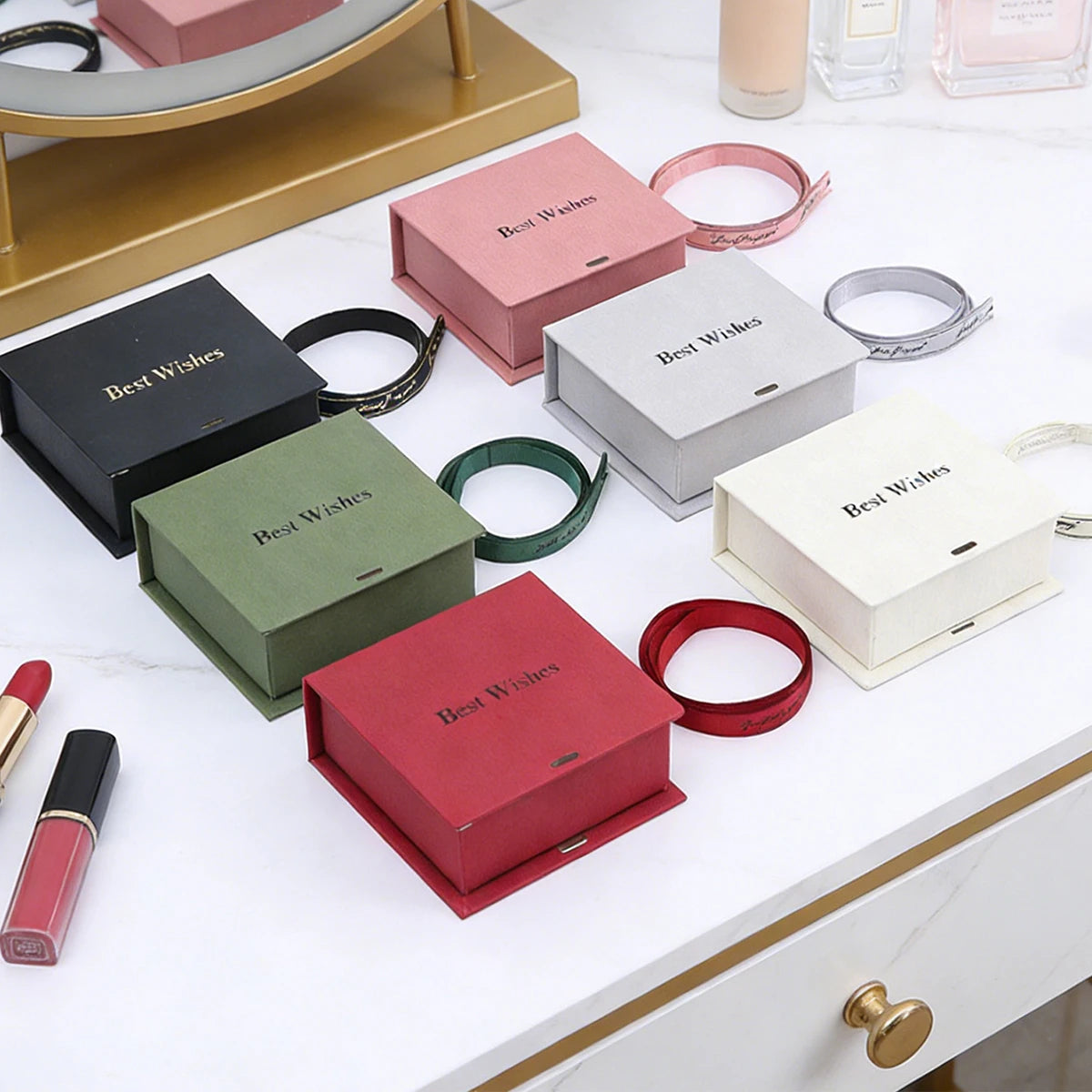 colliers bracelets bijoux velours noir classique vert rouge blanc porte bijoux organizer emballage