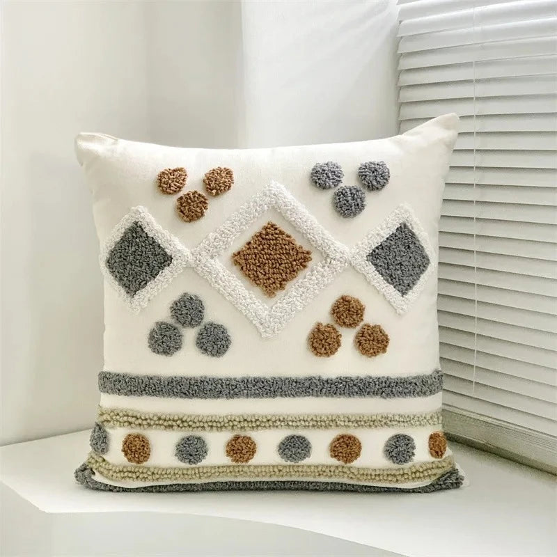 coussin brodé polyester moderne bohème motif géométrique blanc beige bleu gris marron 45x45cm