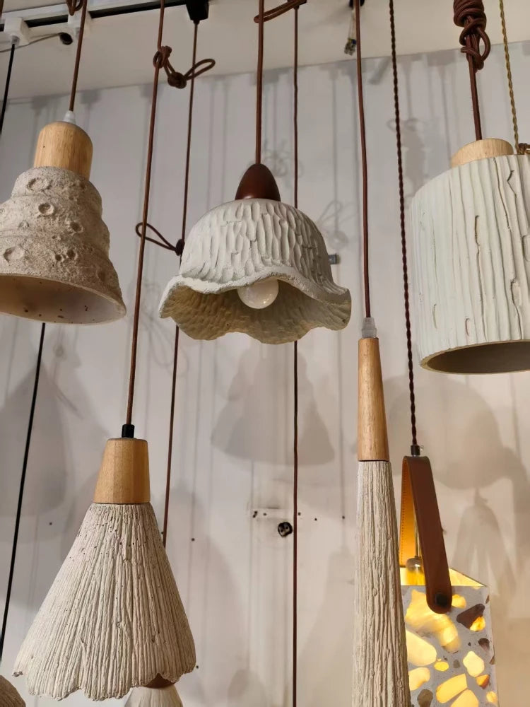 lampe suspendue marbre blanc cassé moderne rayures horizontales légèrement irrégulières