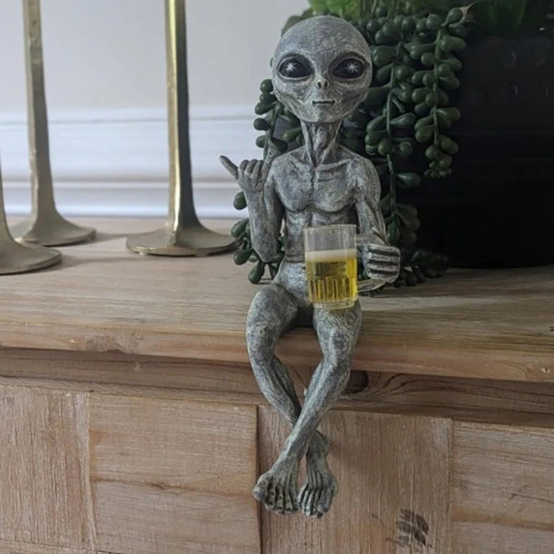 statues aliens résine vert gris yeux grands ouverts réaliste détaillé verre bière intérieur extérieur