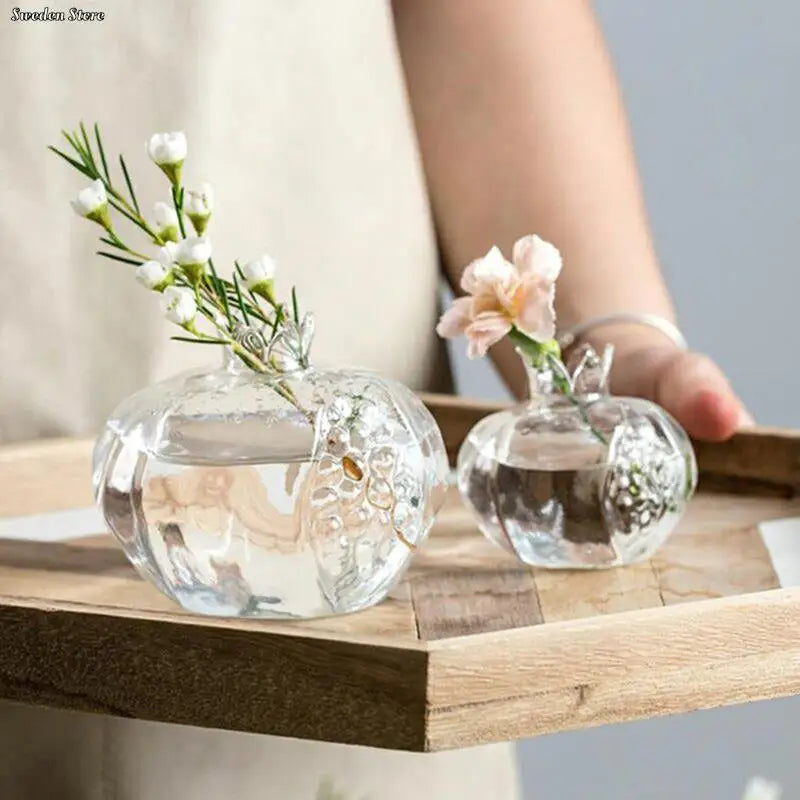 Vase en verre grenade transparent décoration intérieur nordique