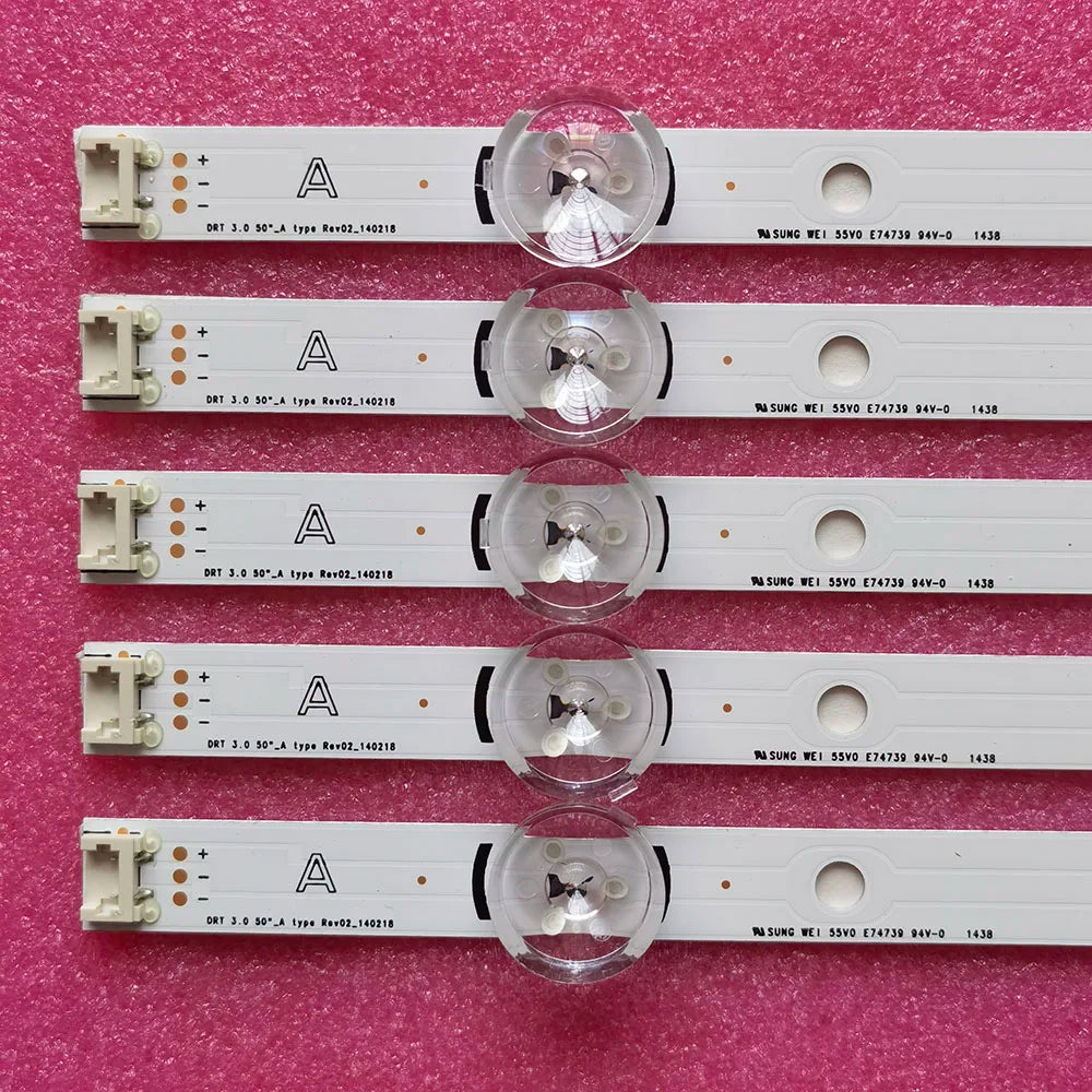 bande lumineuse led blanc moderne connecteurs électriques qr code texte imprimé