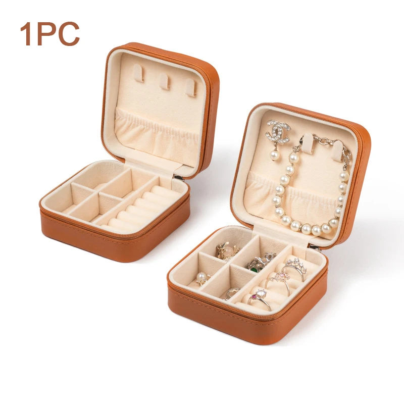 boîte bijoux velours beige portable moderne zippée rose blanche verte
