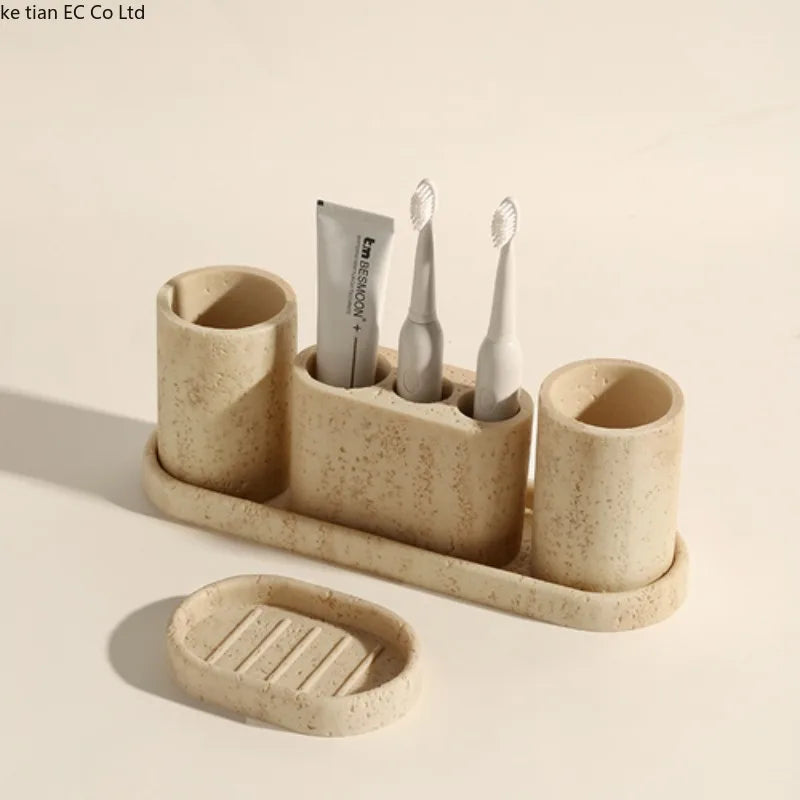 ensemble salle bain moderne beige clair brosse dents tube dentifrice distributeur savon tasses résine