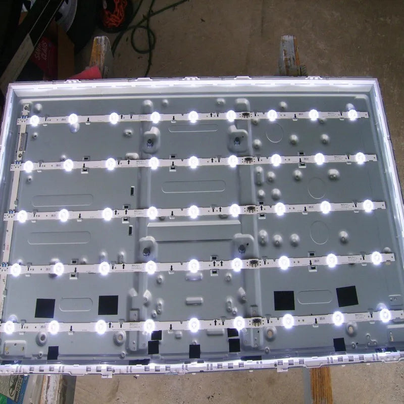 bandes led blanc beige bouton poussoir modernes fixations aluminium personnalisables fonctionnelles connecteurs unique