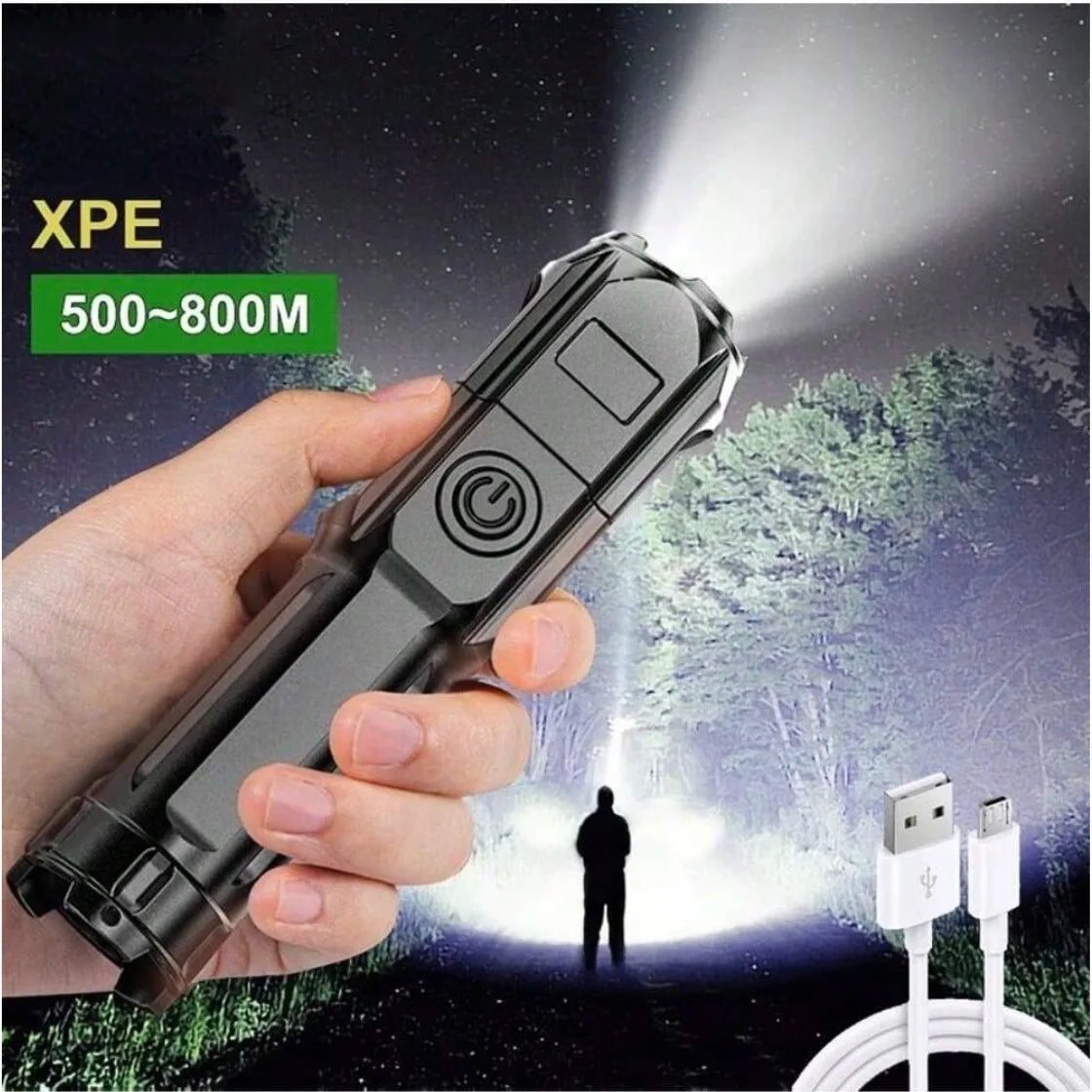 lampe torche noire rechargeable 250 lumens zoom moderne camping 100 200mètres certifiée usb