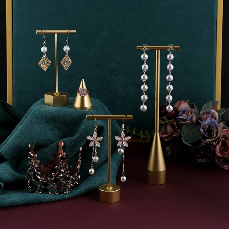 présentoir bijoux doré rangement boucles d'oreilles classique élégant support écrous fixations métal