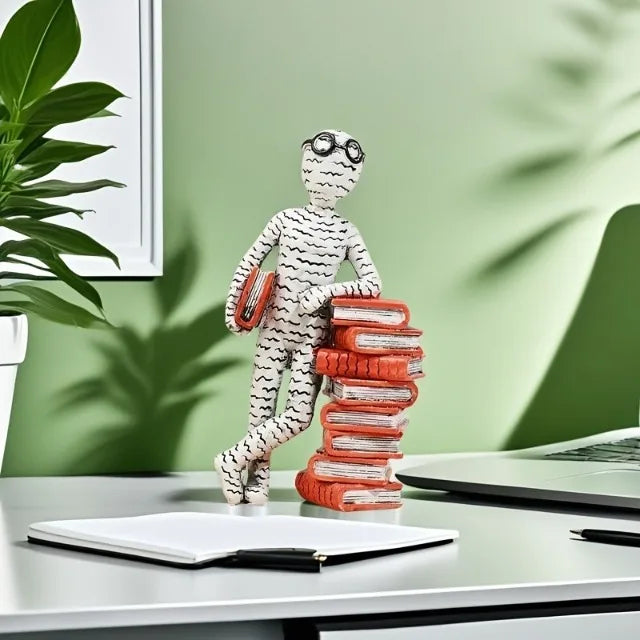 statue résine moderne statuette penseur lecture livre rouge orange noir