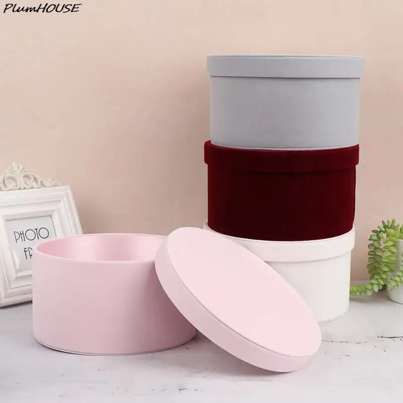 boîtes rondes velours moderne rose clair gris noir blanc rouge bordeaux élégantes emballage mariage