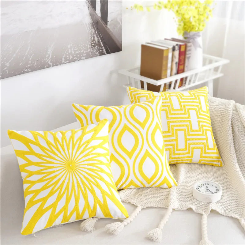 housse coussin carré coton géométrique moderne blanc jaune lit canapé voiture chaise decoration opaque