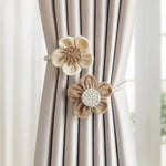 bracelets rideau crochetés fleur rustiques accessoires fenêtres beige clair foncé horizontal