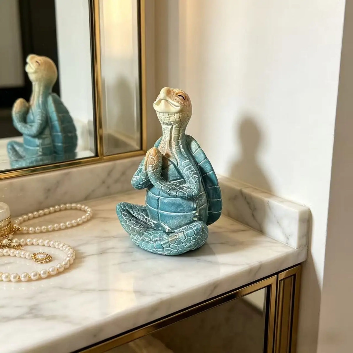 statue tortue méditation résine bleu turquoise aspect craquelé motifs géométriques zen spirituel