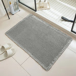 tapis bain moderne gris clair maille géométrique adhésif 43x61cm absorbant antidérapant franges salon