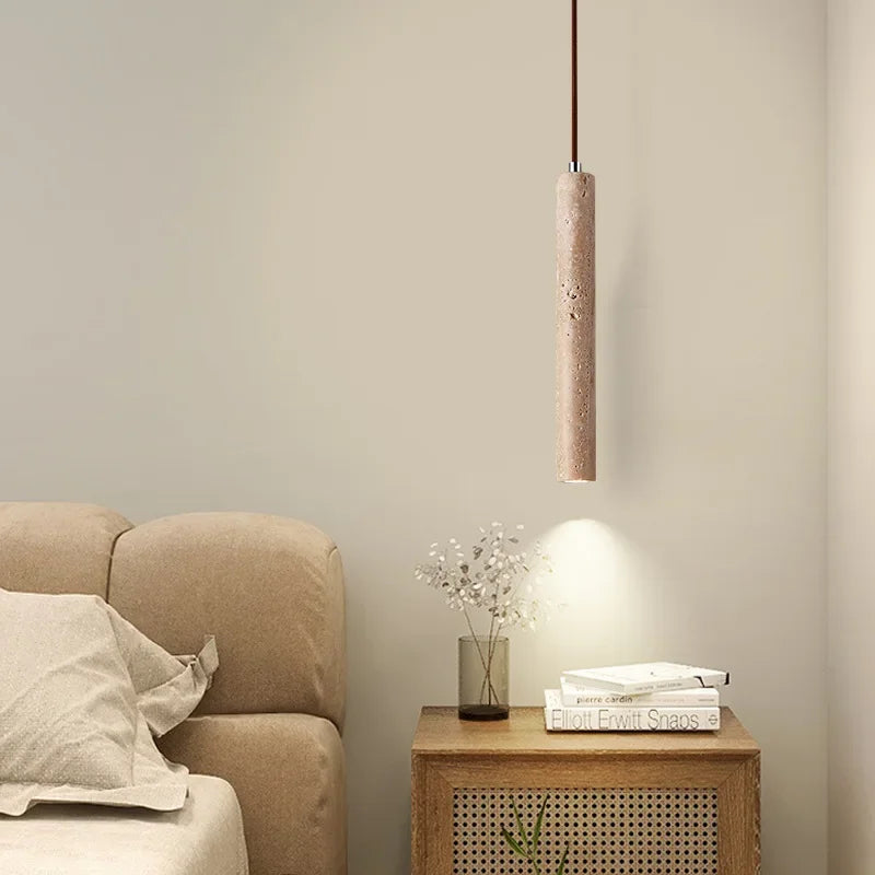 Suspension lumineuse moderne pierre marbrée beige clair foncé texture naturelle minimaliste pendentif cordon