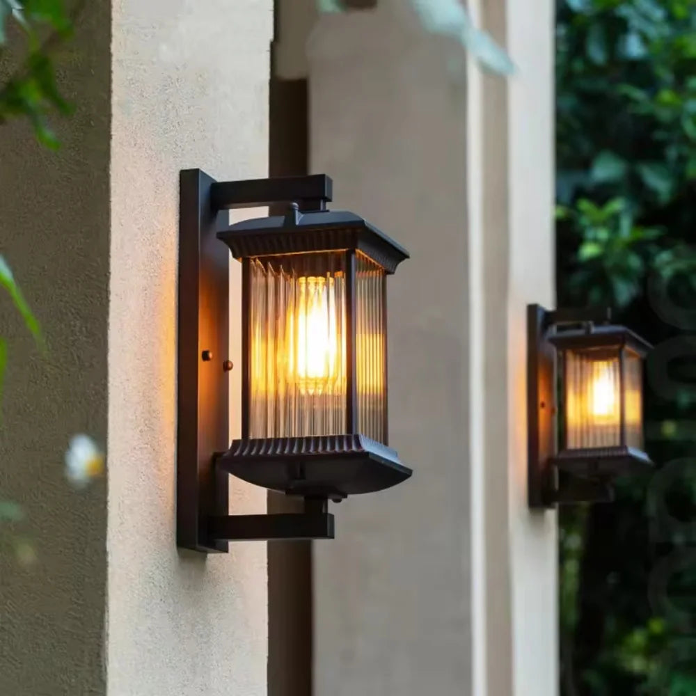 éclairage extérieur led moderne industriel verre rayures métal noir ambre fixations murales rustique