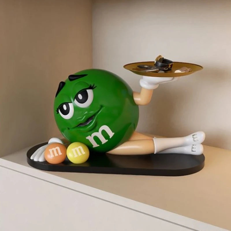 figurines cartoon personnages couleurs vert bleu orange jaune sourires maison salon chambre nordic