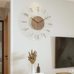 horloge murale moderne bois grainé transparente beige clair minimaliste chiffres fleurs fruits