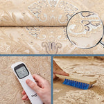 Texture raffinée d'un motif décoratif en tissu avec zoom sur le détail, une main tenant un thermomètre laser, et une brosse de nettoyage sur un sol en bois.