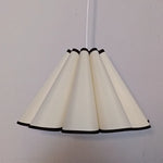 abat jour moderne tissu rayures horizontales blanc noir rose bleu clair suspension led e14