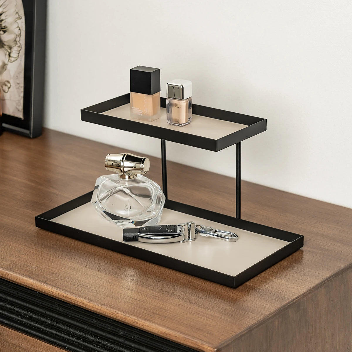 plateau deux niveaux moderne noir plateau cuir lisse rangement produits beauté accessoires maquillage chambre
