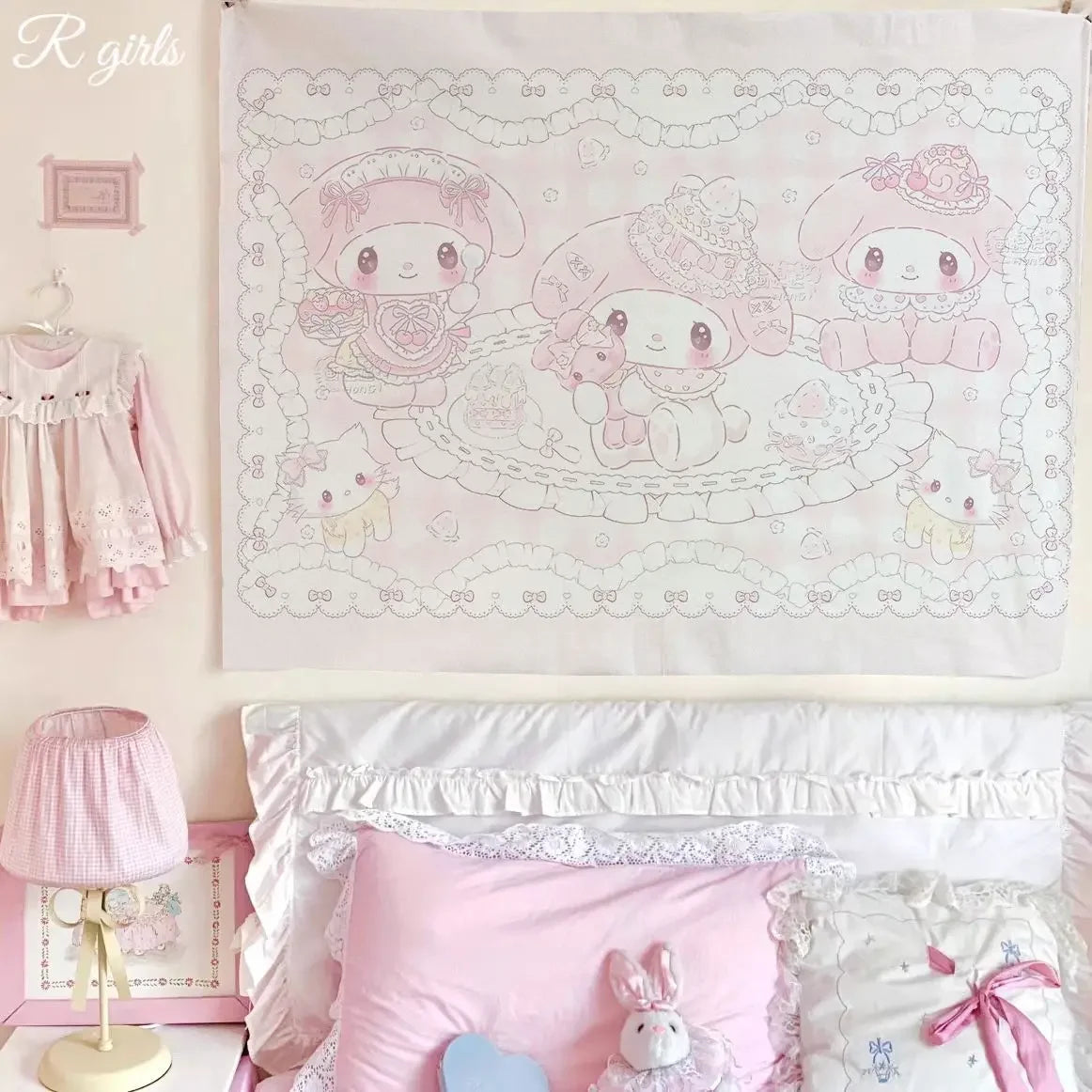 tapisserie murale personnages mignons illustration dentelée chambre enfant rose clair blanc