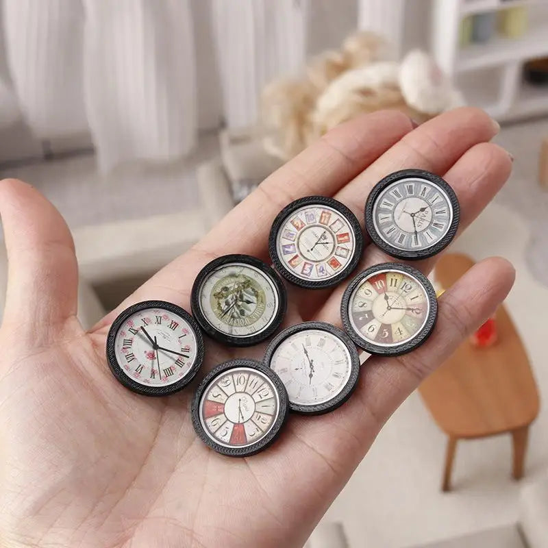 horloges murales vintage rétro blanc noir rouge beige rose vert fleurs chiffres romains mécanisme
