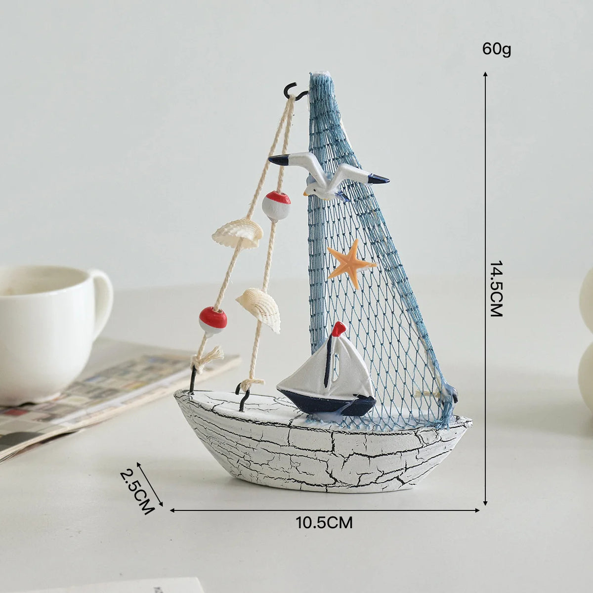 bateau miniature décoratif coquillages étoile mer oiseaux marin blanc bleu rouge beige gris craquelé