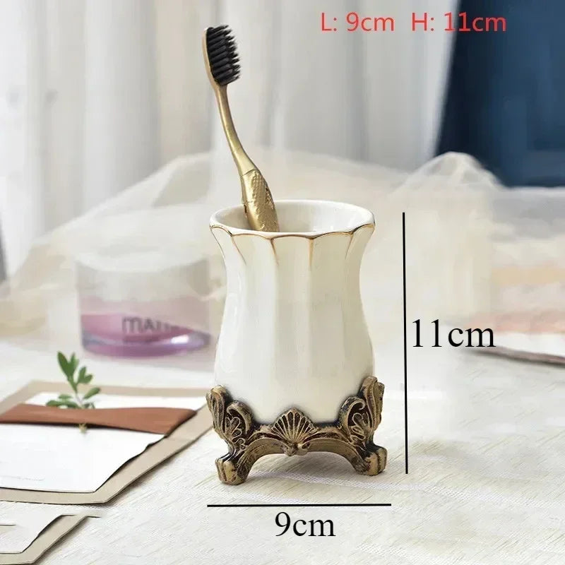 ensemble salle bain blanc doré tasses brosse dents distributeur savon porte savon plateau carré