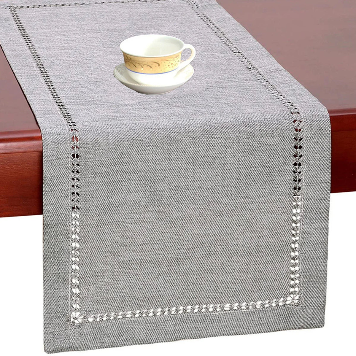 nappe table tissu texturé gris beige orange bordures ajourées scintillantes intérieur rustique moderne