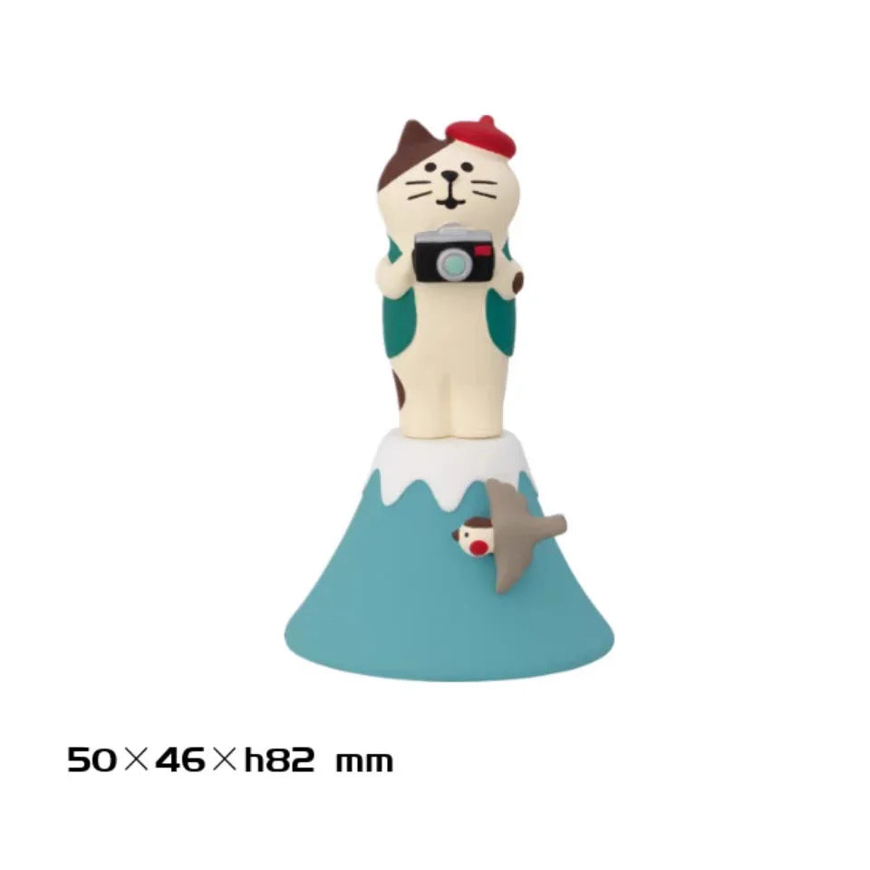 statuettes chats kawaii motifs japonais chapeaux bandoulières résine mignonne collectionnable