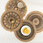 serviettes table boho chic motifs géométriques pompons noirs beige tables manger rondes 36 38