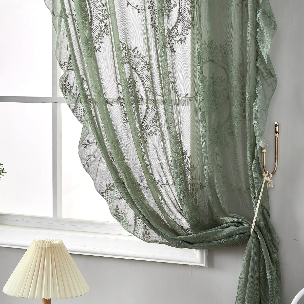 rideau vert clair broderie florale transparent classique salon hospitalité