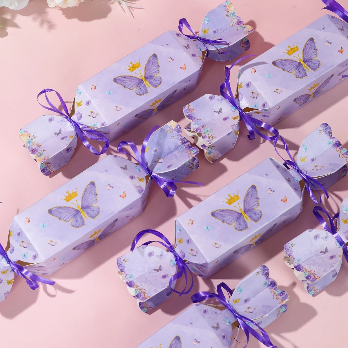 boîtes cadeaux papillons violet rose anniversaire enfant mariage festives rubans dorés