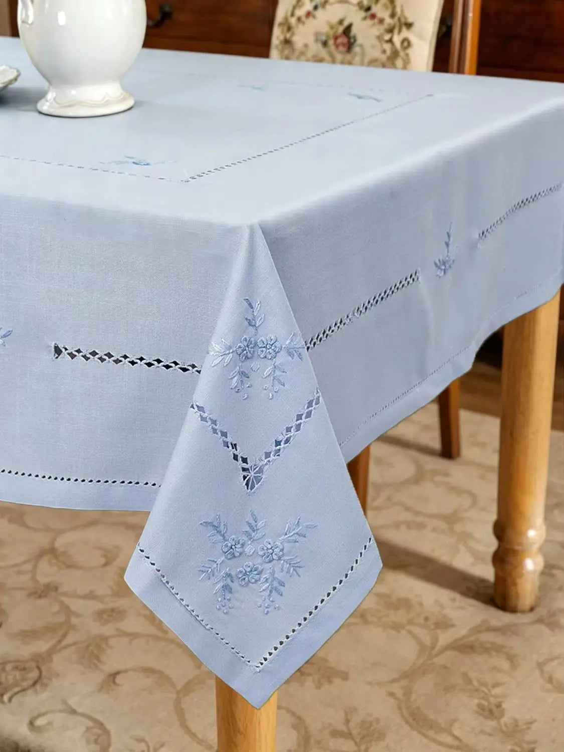 nappe coton brodée blanche beige bleu table élégante mariage fête printemps été